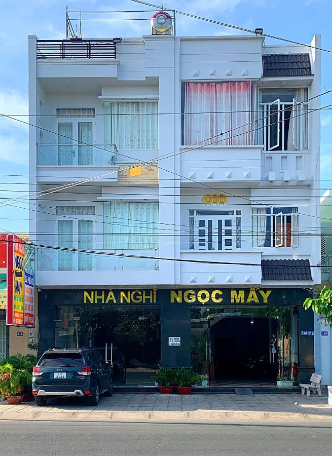 Ngoc May Guesthouse Chau Doc Bagian luar foto