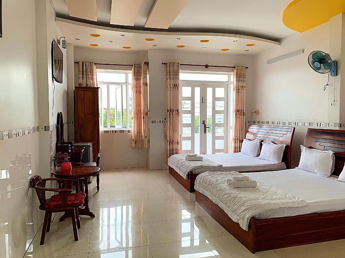 Ngoc May Guesthouse Chau Doc Bagian luar foto