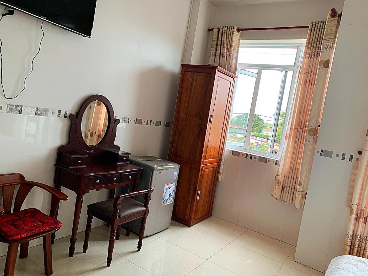 Ngoc May Guesthouse Chau Doc Bagian luar foto