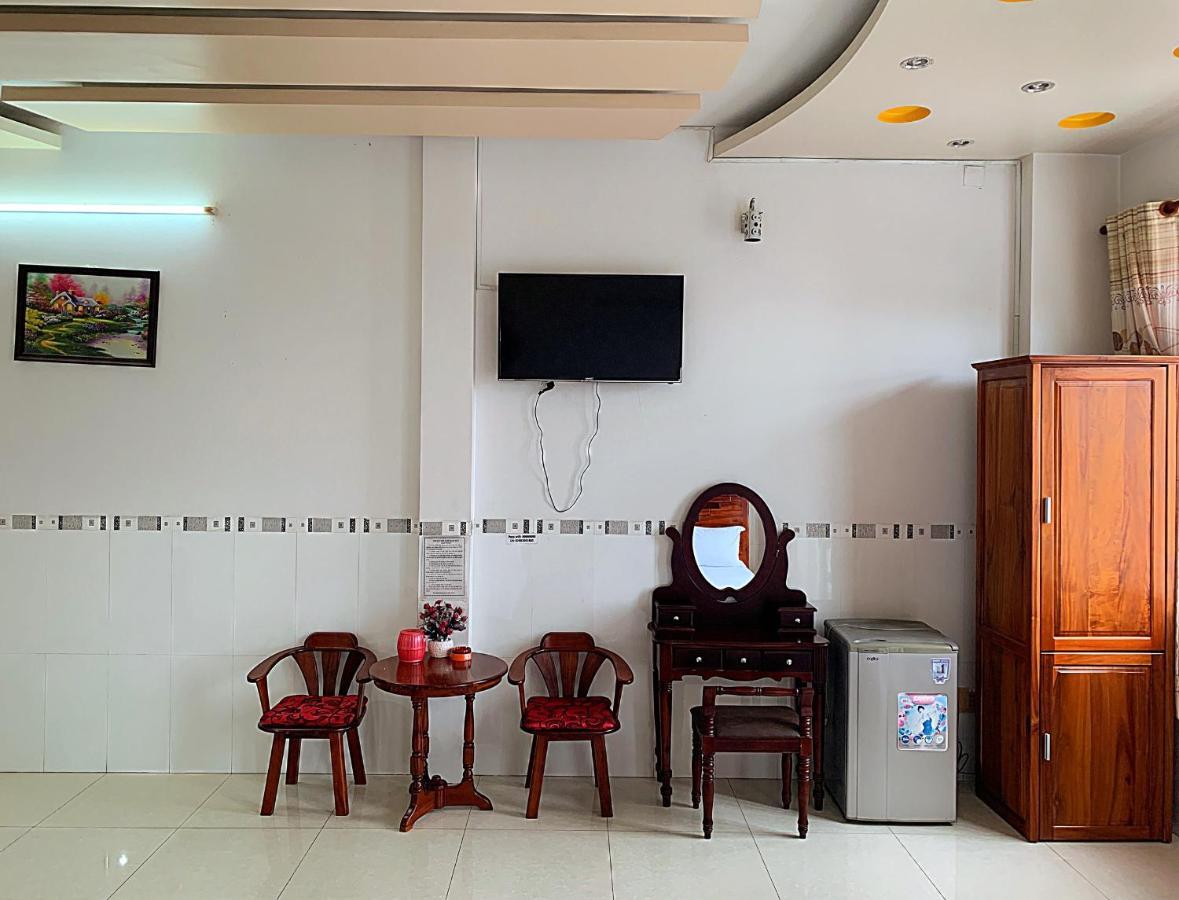Ngoc May Guesthouse Chau Doc Bagian luar foto