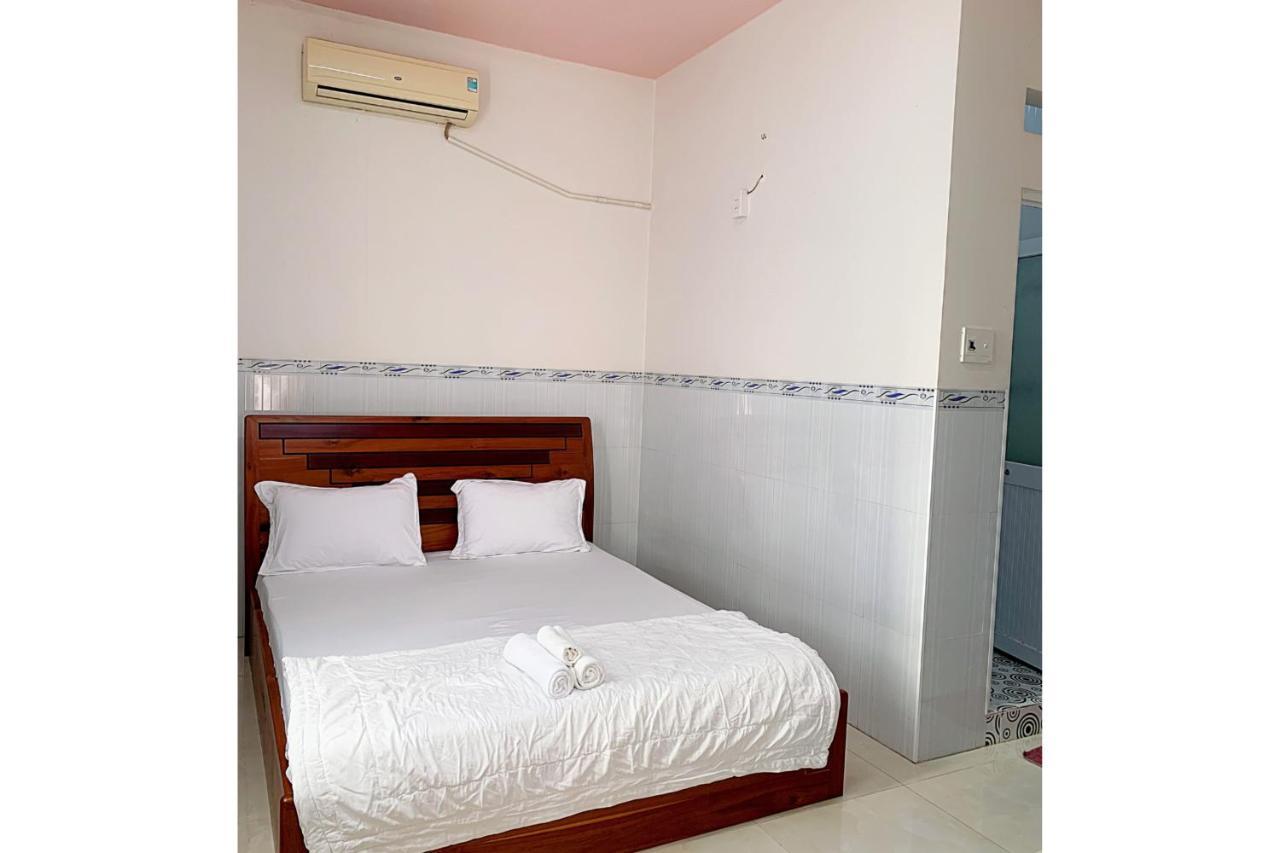 Ngoc May Guesthouse Chau Doc Bagian luar foto