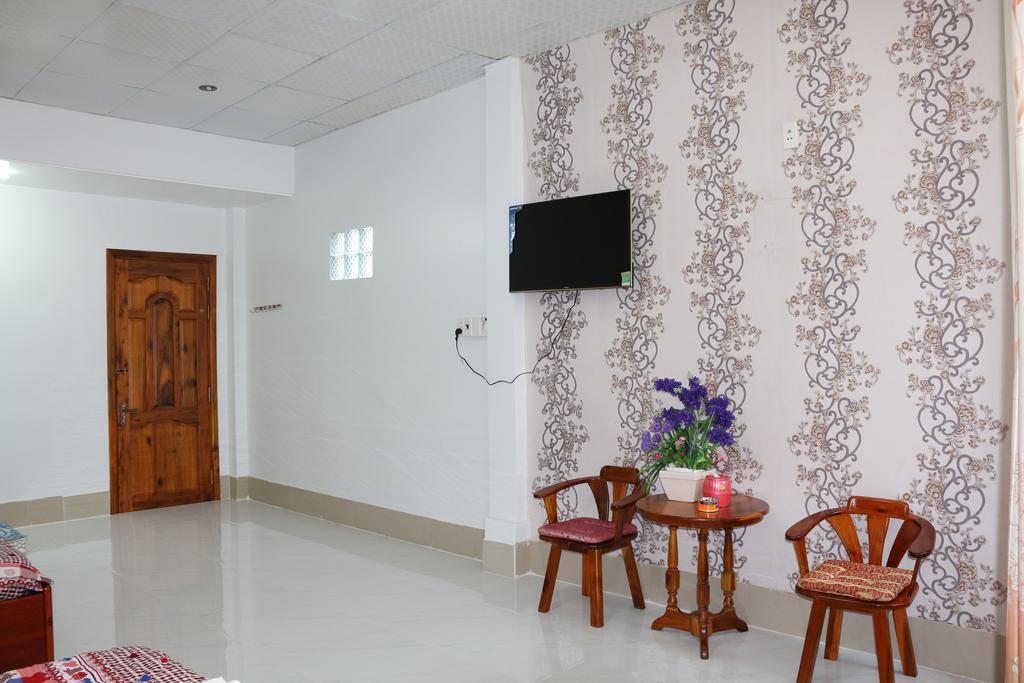 Ngoc May Guesthouse Chau Doc Bagian luar foto