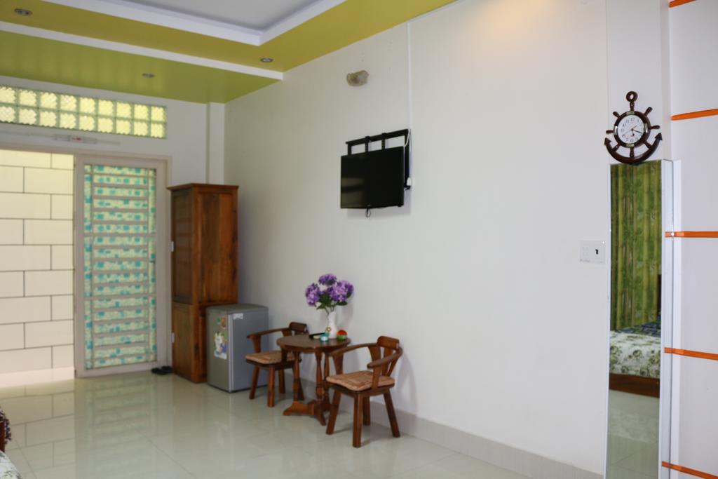 Ngoc May Guesthouse Chau Doc Bagian luar foto