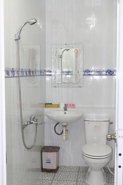 Ngoc May Guesthouse Chau Doc Bagian luar foto