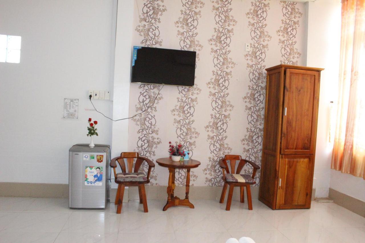 Ngoc May Guesthouse Chau Doc Bagian luar foto
